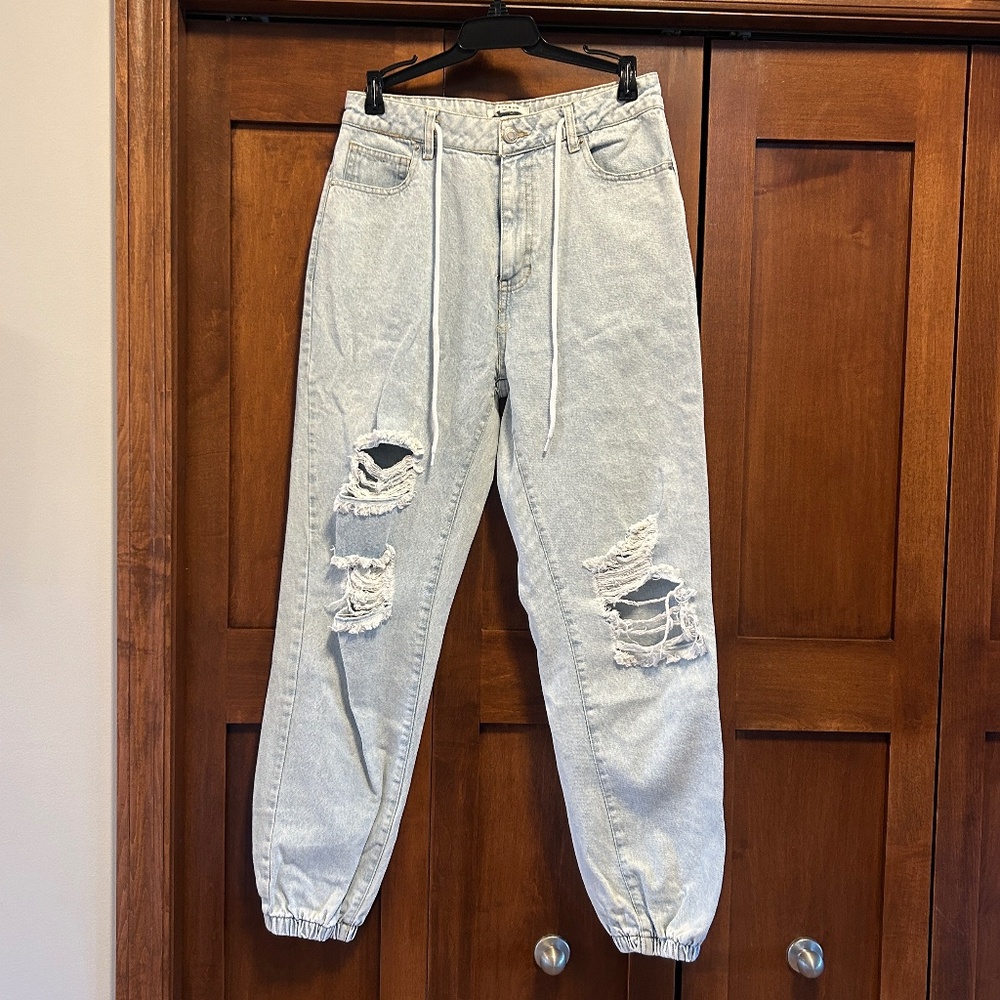 Pacsun Women's Light Wash Distressed Elastic Ankle Jogger Jeans size 26